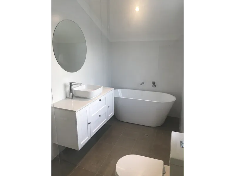 Family friendly - 4 bedroom, three bathroom, plus study walk to Mettams