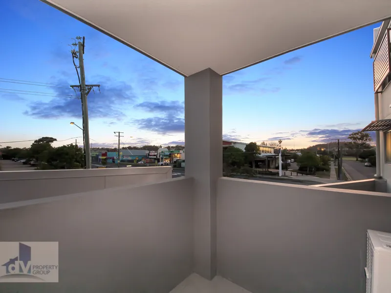 Elevated, open plan in secure complex