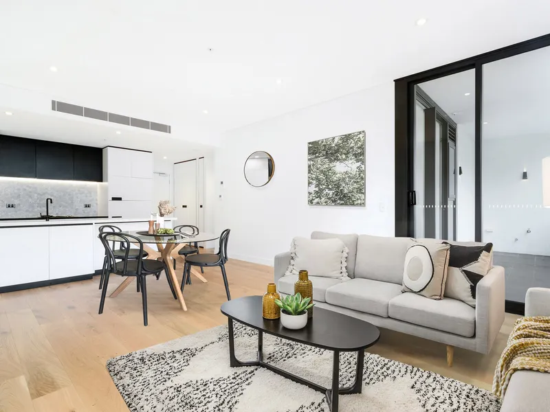 Bright Spacious Apartment with Contemporary Quality Living