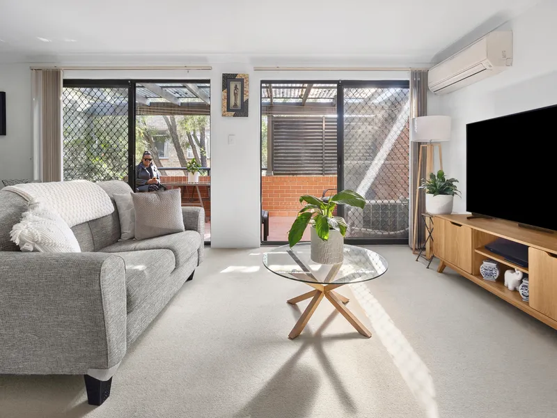 Sunlit north-facing apartment offers privacy & peace