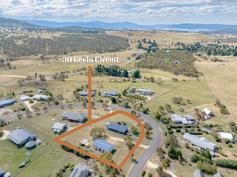 Three bedroom home on long term lease with room to move