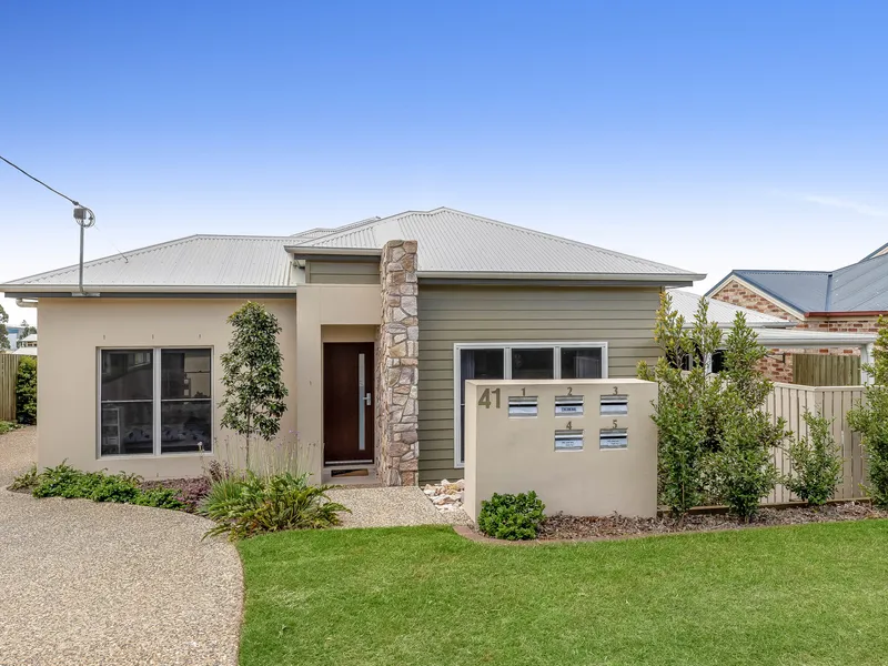 2 Bedroom unit nestled in the Quiet Streets of Centenary Heights