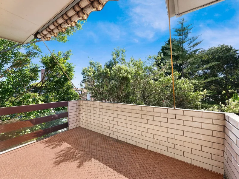 DELIGHTFULLY LIGHT, LEAFY OUTLOOK, WAVERTON.