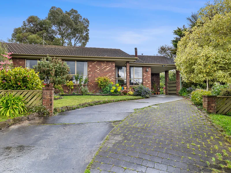 IMMACULATE FAMILY HOME IN QUIET COURT
