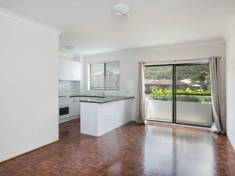 2 Bedroom unit, 350 metres from Thirroul beach and local cafe's.