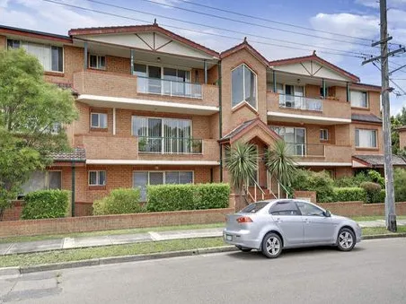 2 Bedroom Modern Spacious Renovated Unit With Secure Lockup Underground Carspace