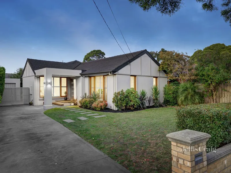 Stylishly presented, fabulously located