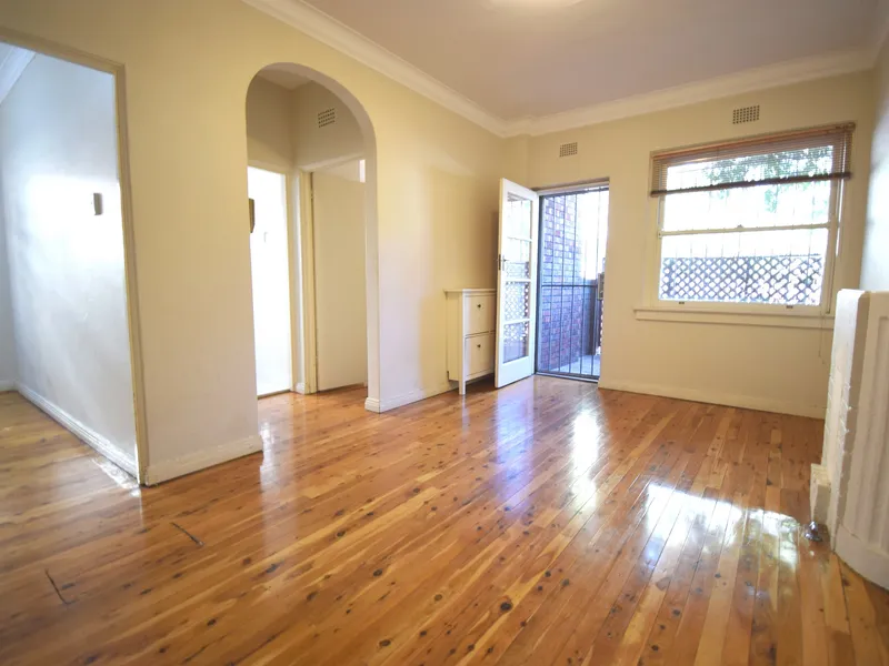 Quiet Pet Friendly Two Bedroom With Private Leafy Courtyard