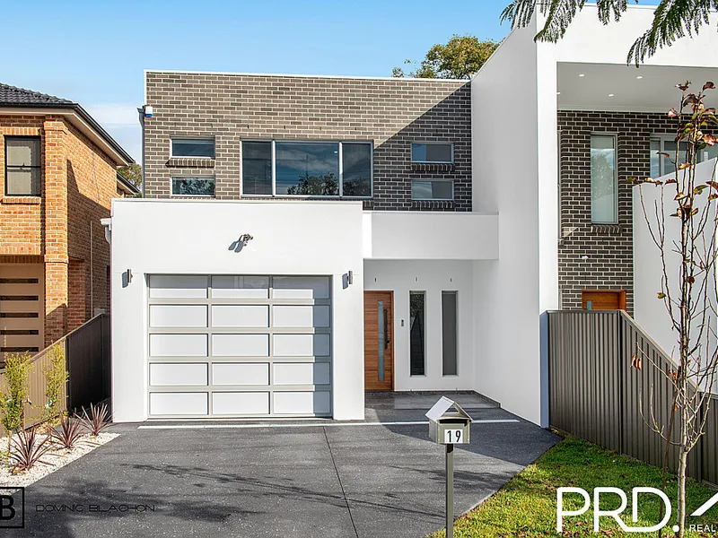 Huge brand new home along the Georges River