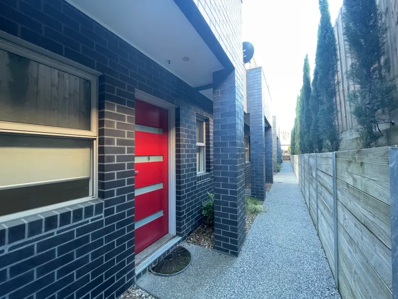 Delightful Two Bedroom Townhouse