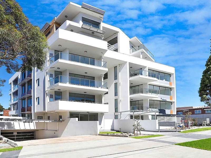 SPACIOUS NEAR NEW APARTMENT 