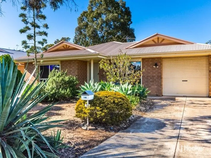 2 living areas and Solar