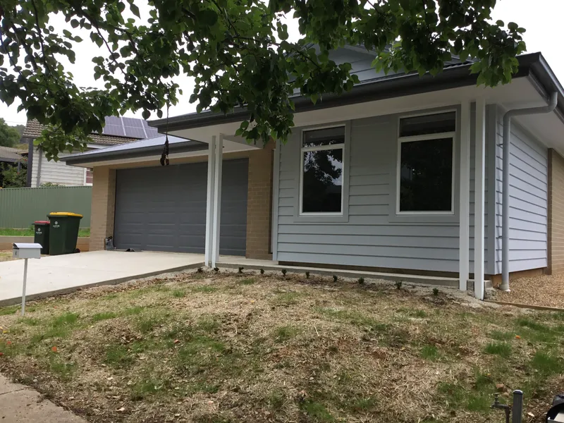 FOR LEASE: Brand new townhouse in Halls Road