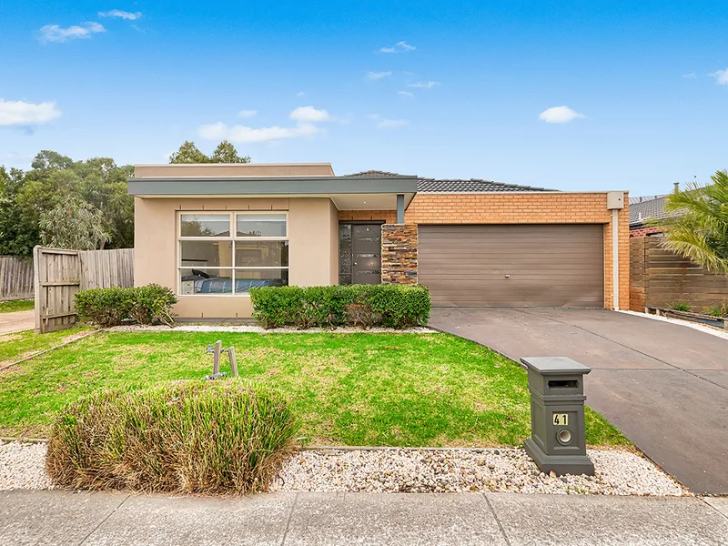 ENTRY LEVEL, AFFORDABLE AND CLOSE TO SCHOOL, SHOPS, CHILD CARE, STATION, PARK & BBQ AREA