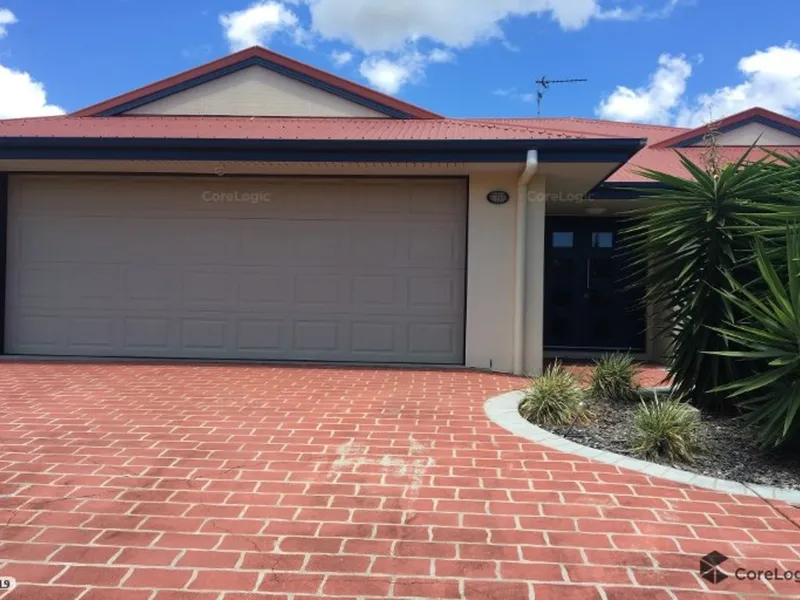 LARGE FAMILY HOME IN STUNNING GECKO VALLEY