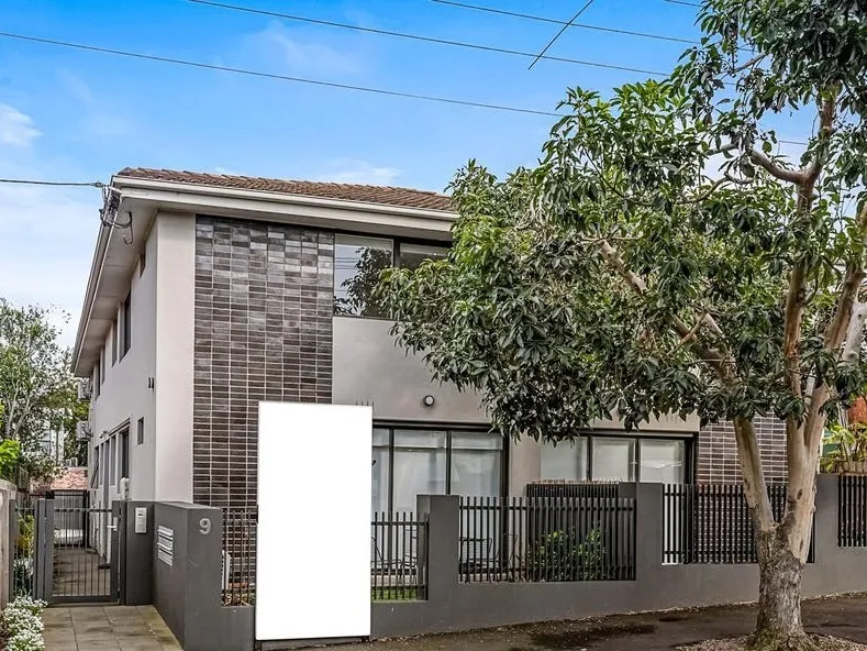 Stylish, modern retreat with lifestyle appeal.