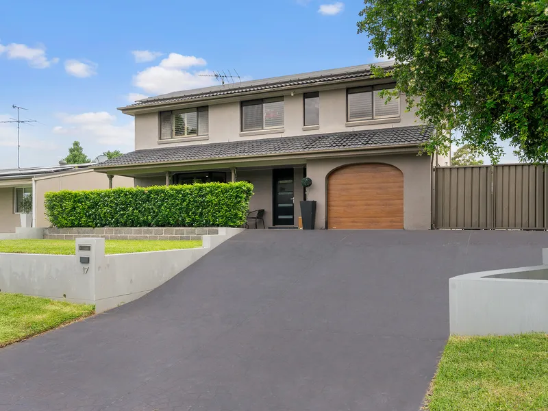 Spacious Family Home with Pool!
