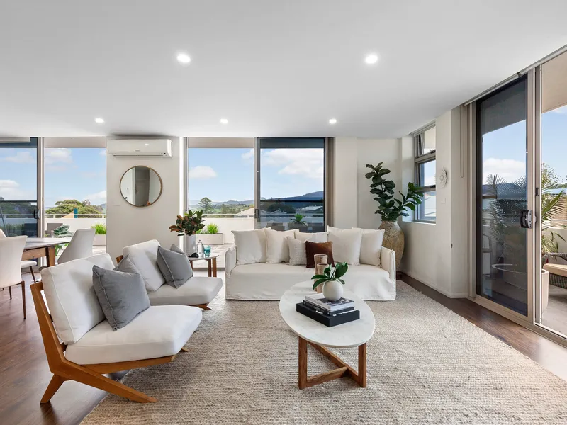 Coastal Elegance, Central Convenience 