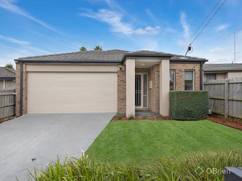 Contemporary Family Living that's a Walk to Town! 