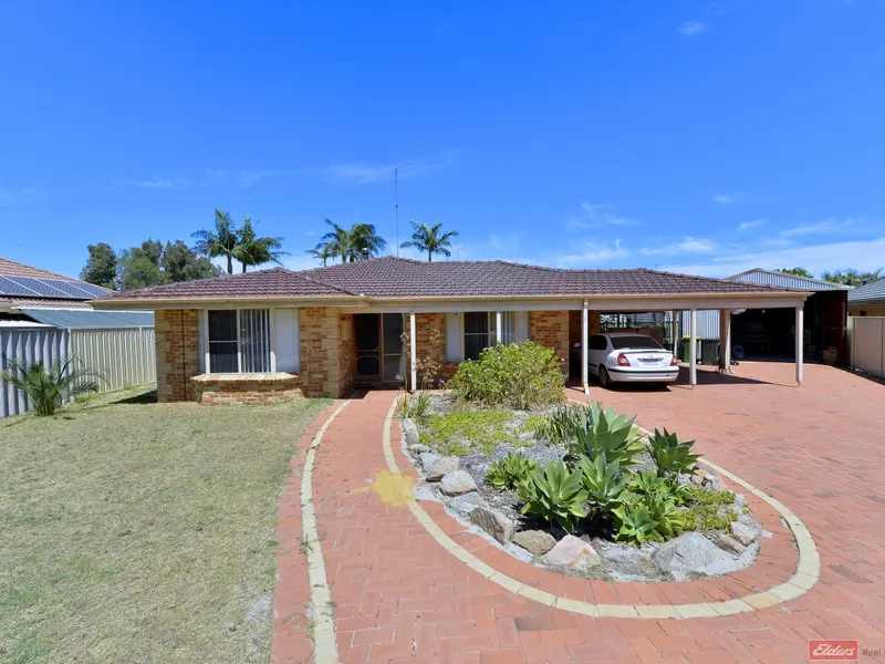 Quiet  Cul-De-Sac  Near Estuary