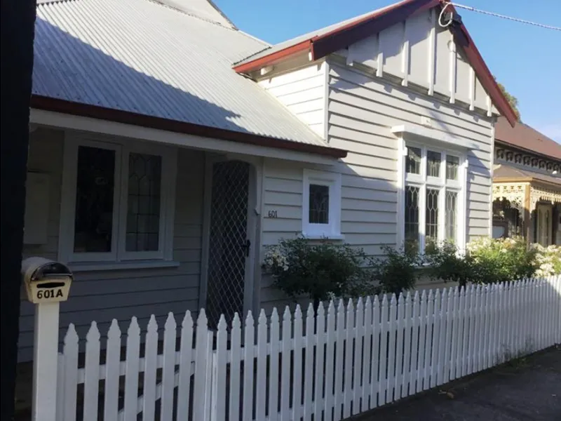 CENTRAL LOCATION - CLOSE TO HOSPITALS & SHOPS