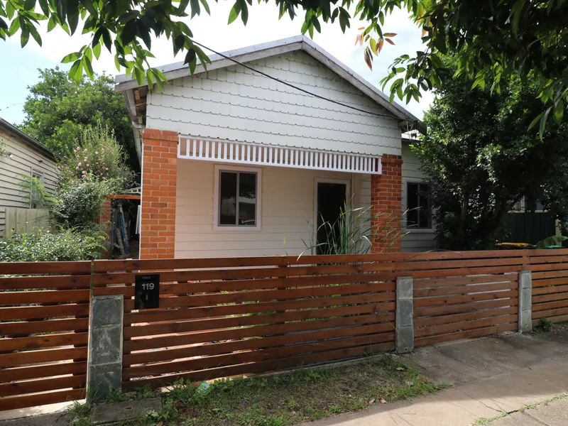 MODERN 3 BEDROOM HOME