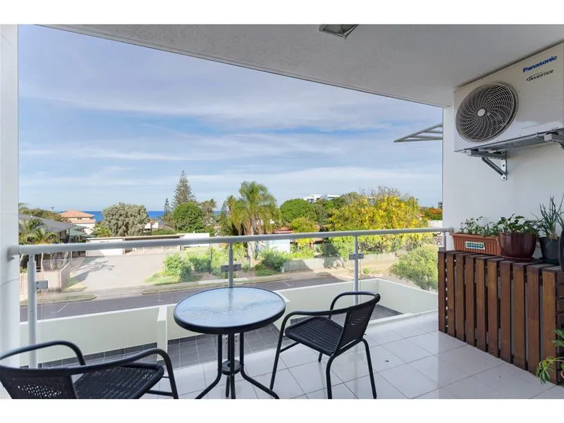 2 BEDROOM, 2 BATHROOM OCEAN VIEW APARTMENT APPROX. 300 METRES TO RESTAURANT PRECINCT