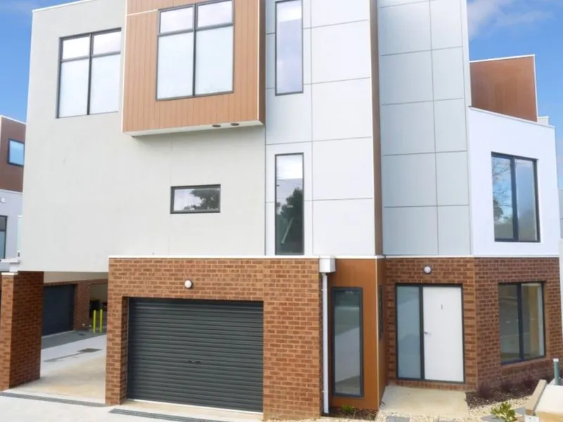 Brand new townhouse in central Bayswater