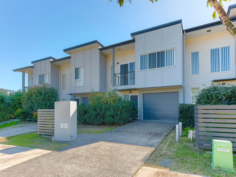Town House Perfection in a Great location
