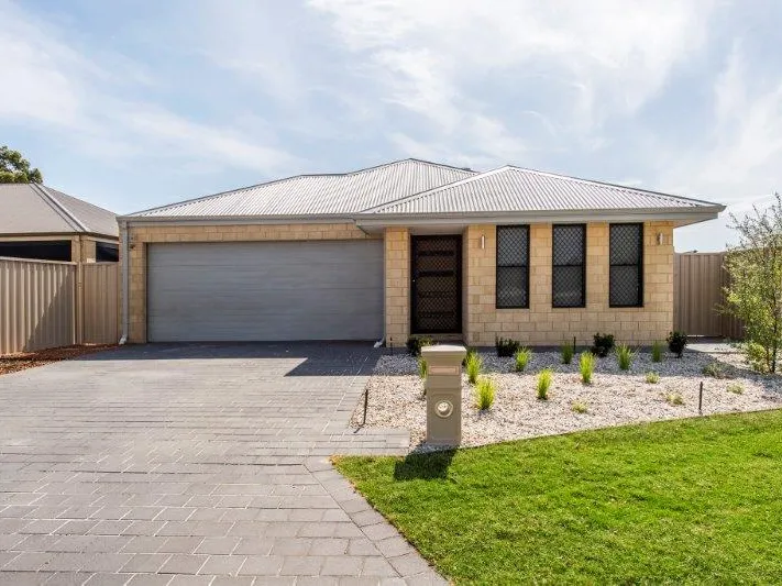 In the heart of Dudley Park