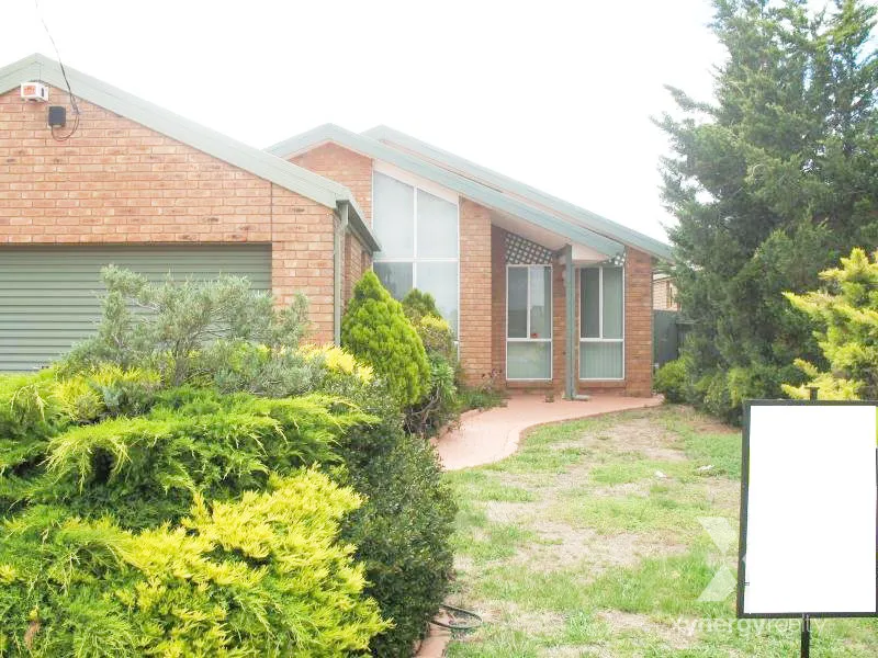 CHARMING FAMILY HOME IN ALTONA MEADOWS!!!!