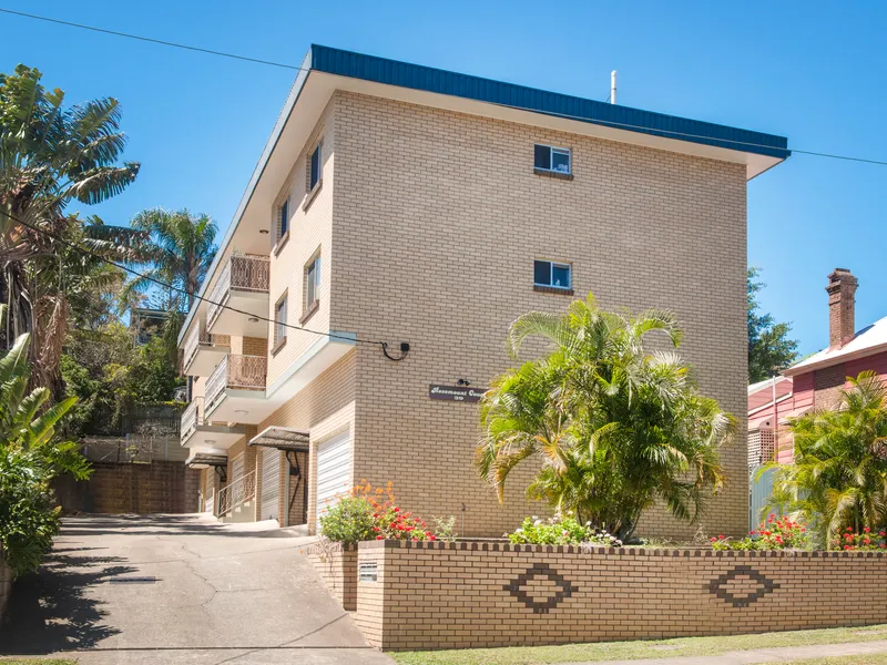 Spacious Three Bedroom Unit in Central Location!