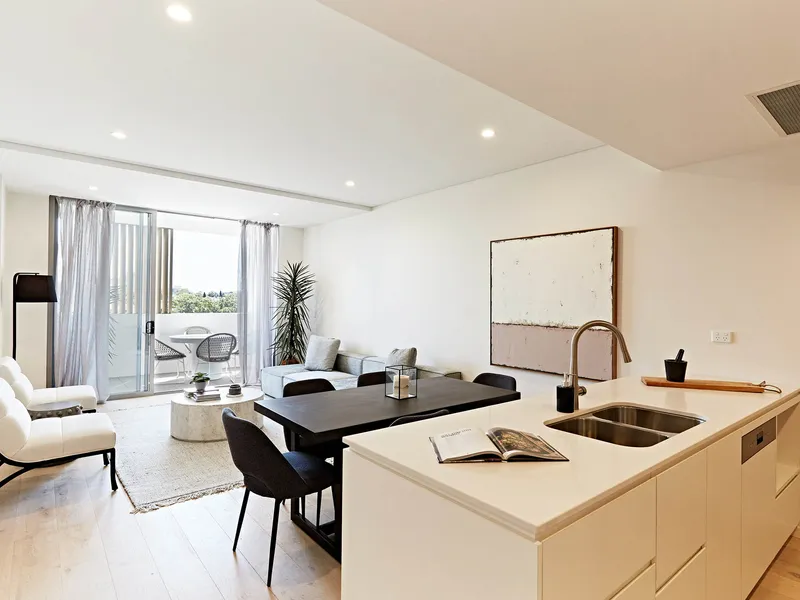 LIMITED OPPORTUNITY - BRAND NEW COMPLETED 3 BEDROOM APARTMENT WITH DOUBLE PARKING