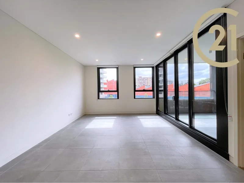 Brand New Two-bedroom Plus Study Room Apartment close to Homebush Train station!!