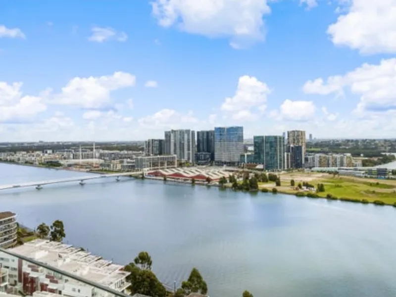 Stunning Waterside Apartment with Unblocked Paramatta River View in Rhodes