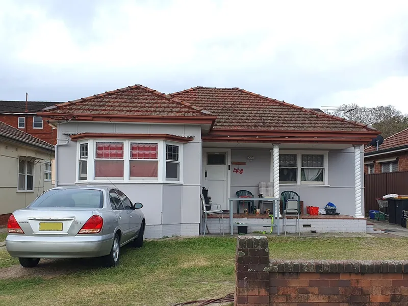 LARGE FURNISHED ROOM