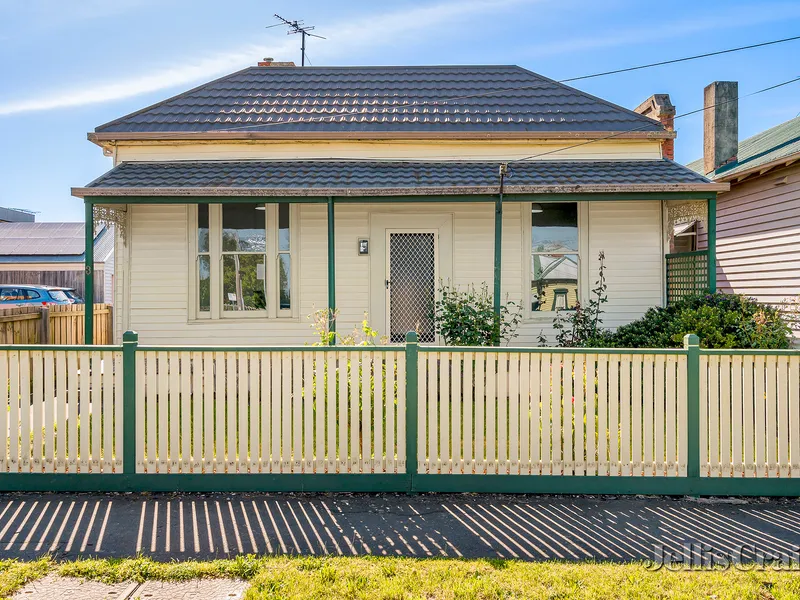 Comfortable cottage just off Sturt St!