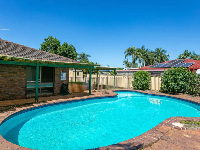 Comfortable Home with Marvellous Pool and Entertainment Area