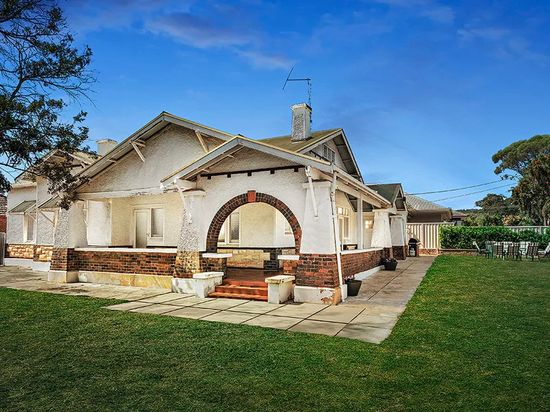 1920 Bungalow Residence