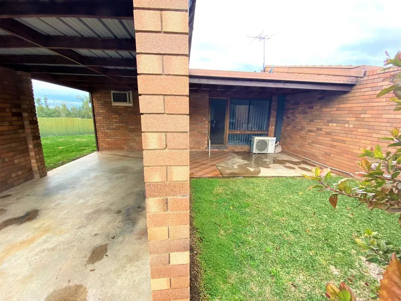 HANDY 2 BEDROOM FLAT CLOSE TO EVERYTHING