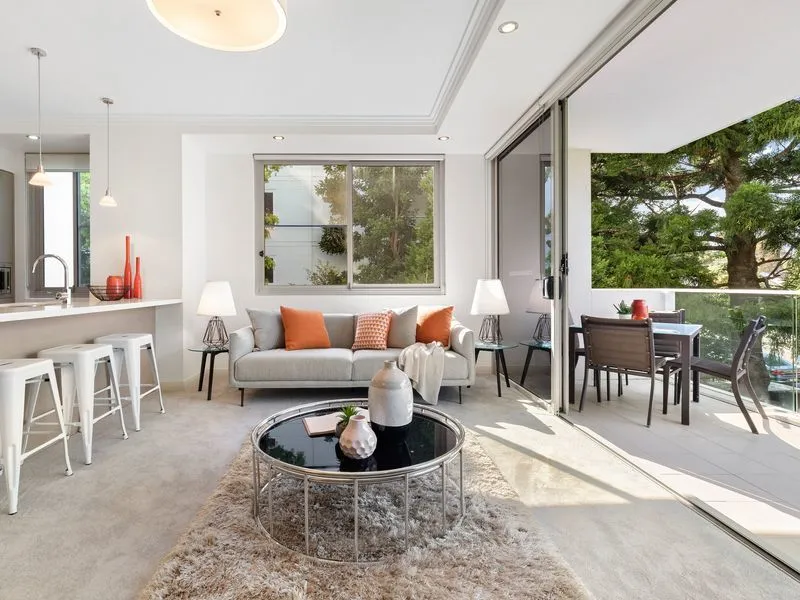 Spacious Family Living with Leafy Outlook