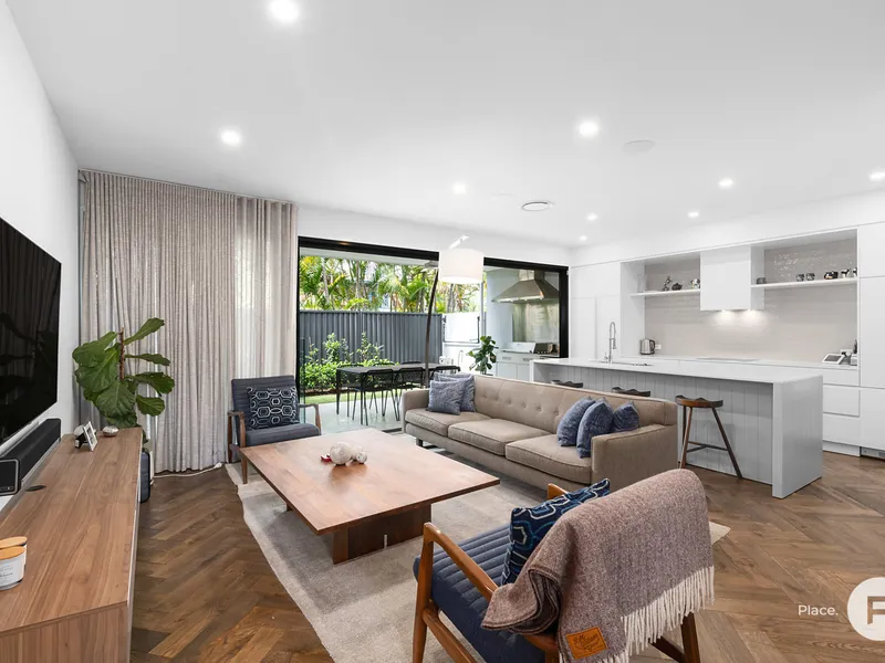 Architect-designed luxury townhome in coveted Hamilton pocket