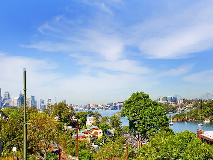 SPACIOUS FAMILY HOME