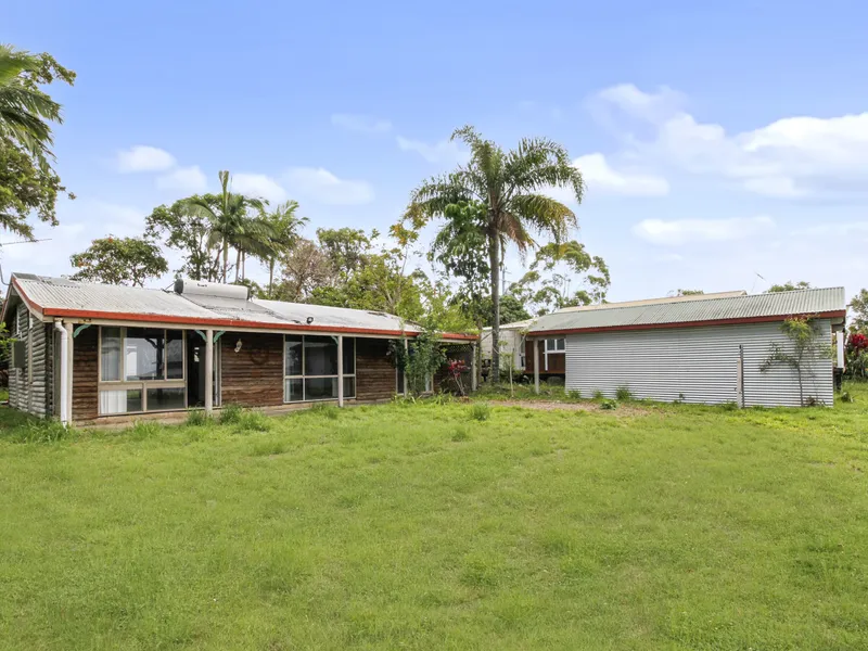 Log Cabin with Sea Views on 709m2