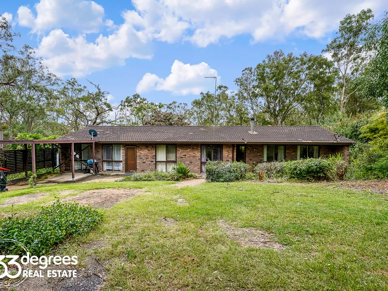 2 HOMES /5ACRES/DUAL ACCESS/ PERMANENT BORE/2 DAMS/