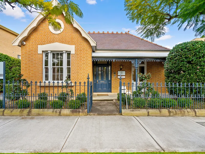 Prized commercial cottage in a dream locale