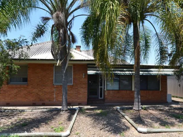 BRICK HOME METRES FROM SCHOOL