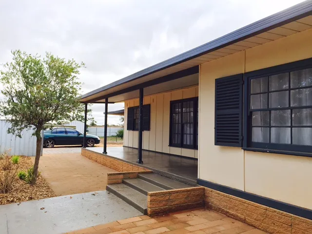 Feels like a Country life but conveniently located just out of town!!