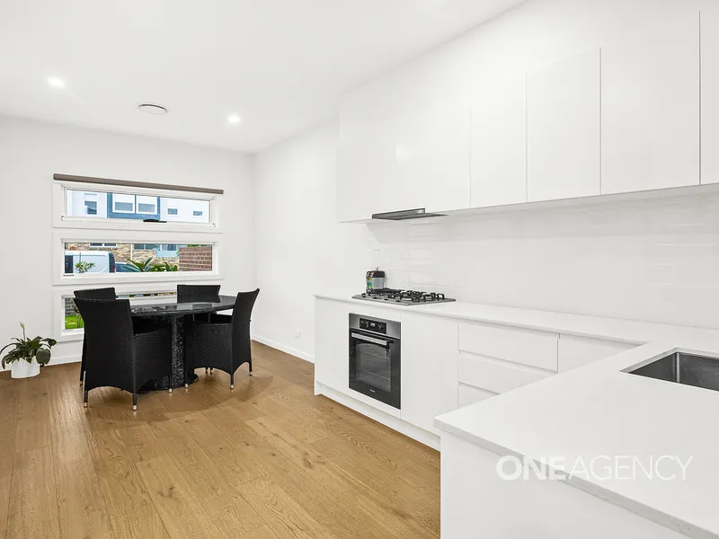 TORRENS TITLE LUXURY WITH STUNNING NATURE VIEWS