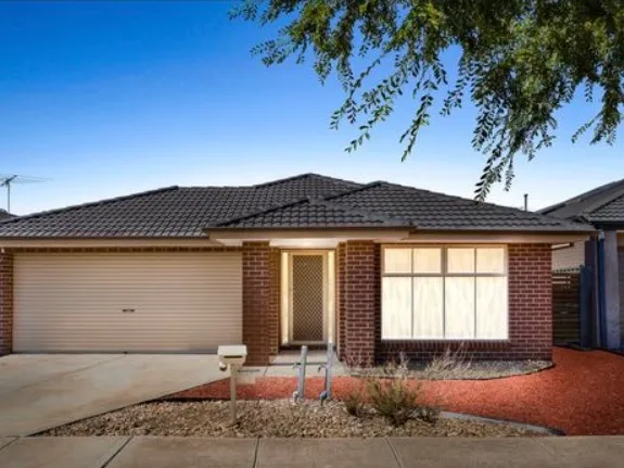 STYLISH 4 BEDROOM FAMILY HOME !